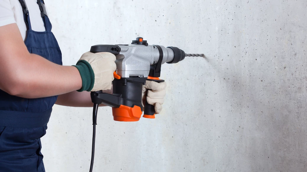 Młotowiertarka na akumulator SDS plus – energia, swoboda i trafność w pojedynczym sprzęcie